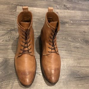 Rare find. Men’s Leather lace up boot by Aldo (Size: 10)